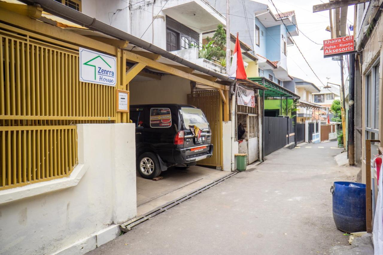 Zenrra Backpacker Hostel บันดุง ภายนอก รูปภาพ
