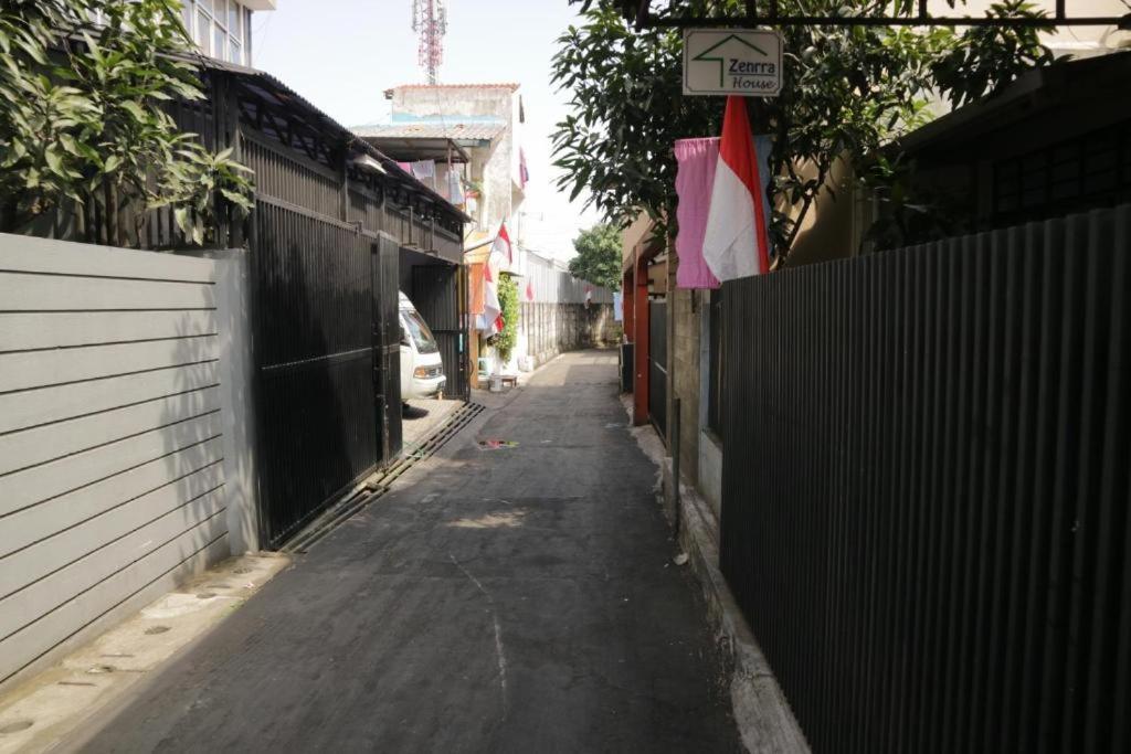 Zenrra Backpacker Hostel บันดุง ภายนอก รูปภาพ