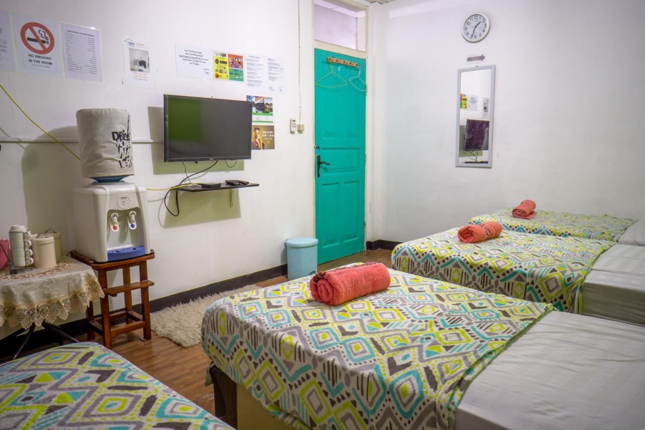 Zenrra Backpacker Hostel บันดุง ภายนอก รูปภาพ